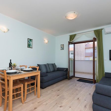 Milos Apartment Pula Eksteriør billede