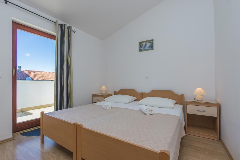 Milos Apartment Pula Eksteriør billede